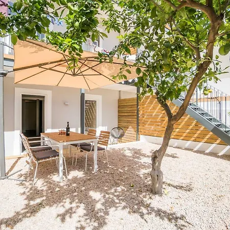 Lemon Tree Garden 3bedroom Lisbon