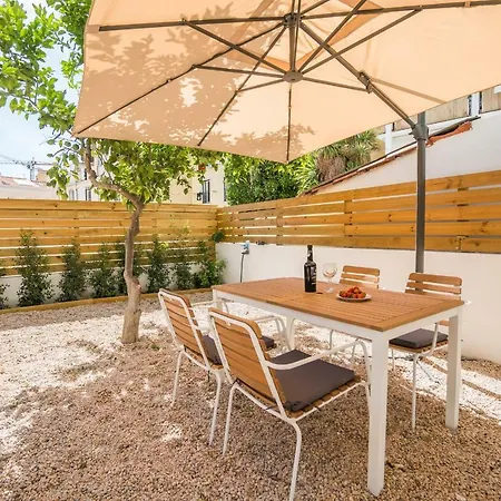 Lemon Tree Garden 3bedroom דירה
